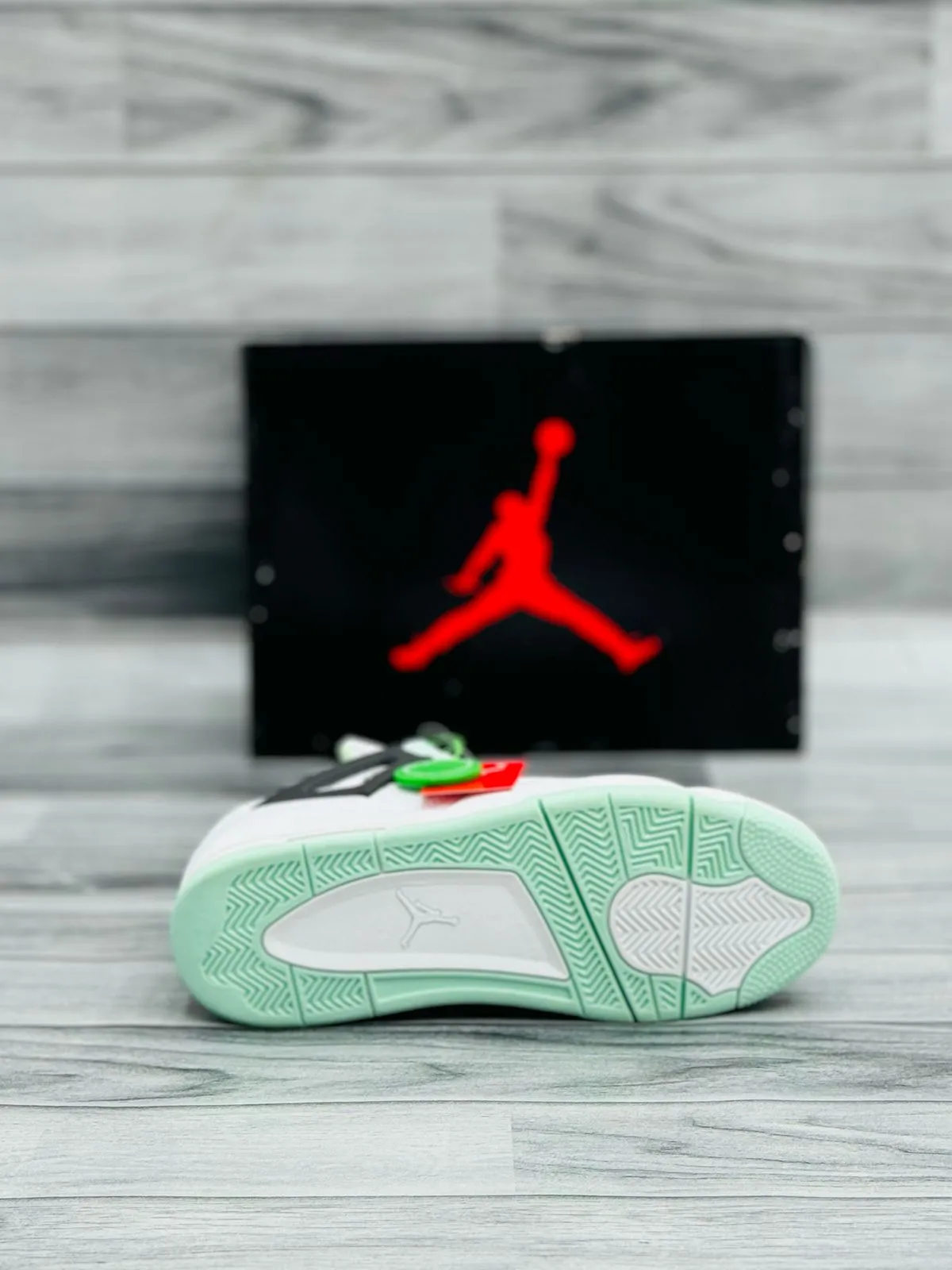 Air Jordan 4 Retro – White Mint Glow (Verified Authentic)