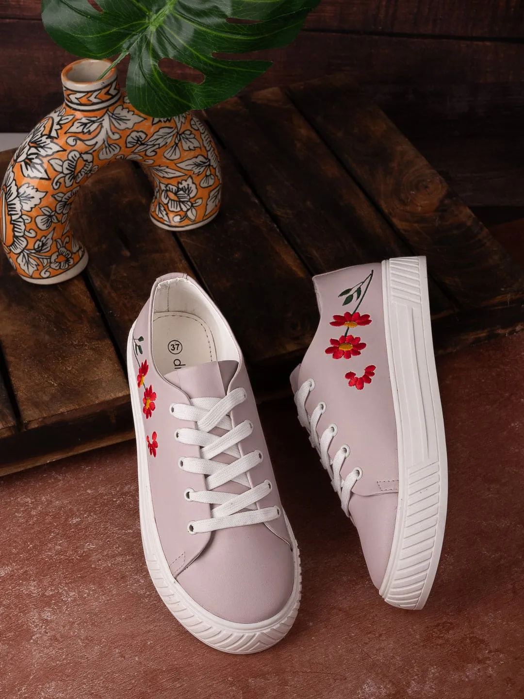 Esmee Essential Canvas Sneakers for Women - Pink