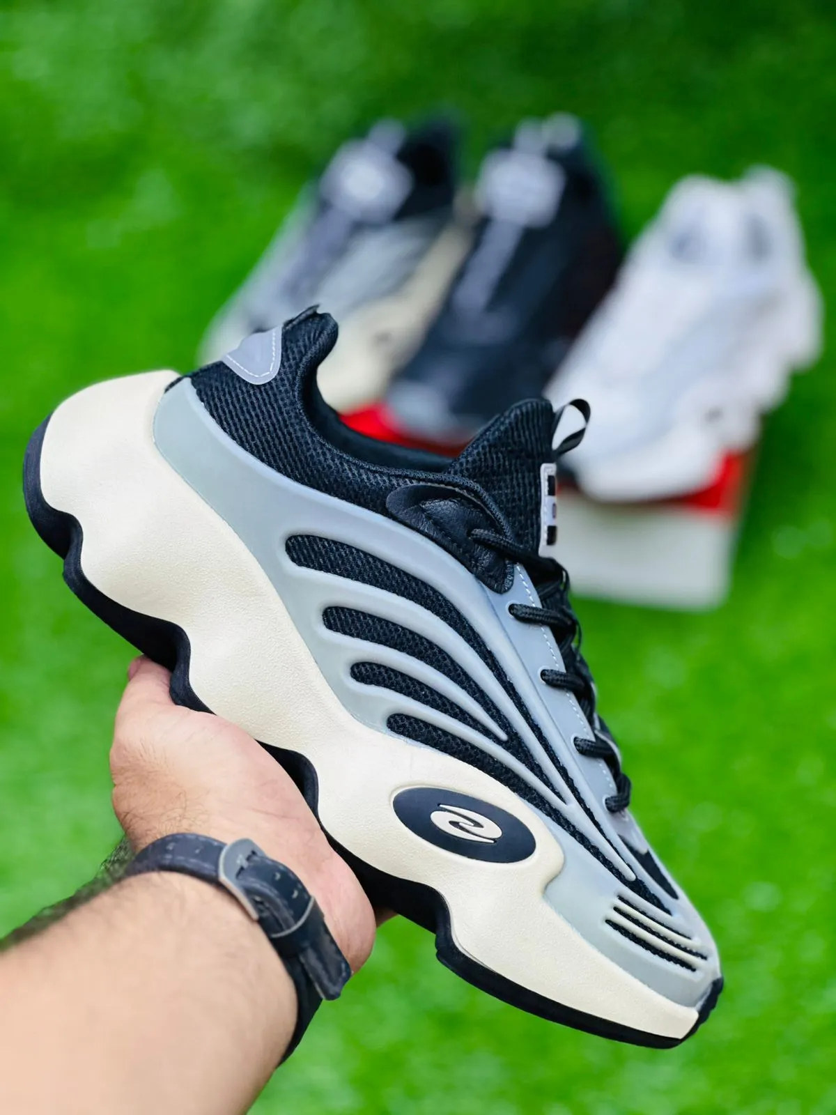 Futuristic Wave Sneakers – Bold, Stylish & Ultra-Comfortable