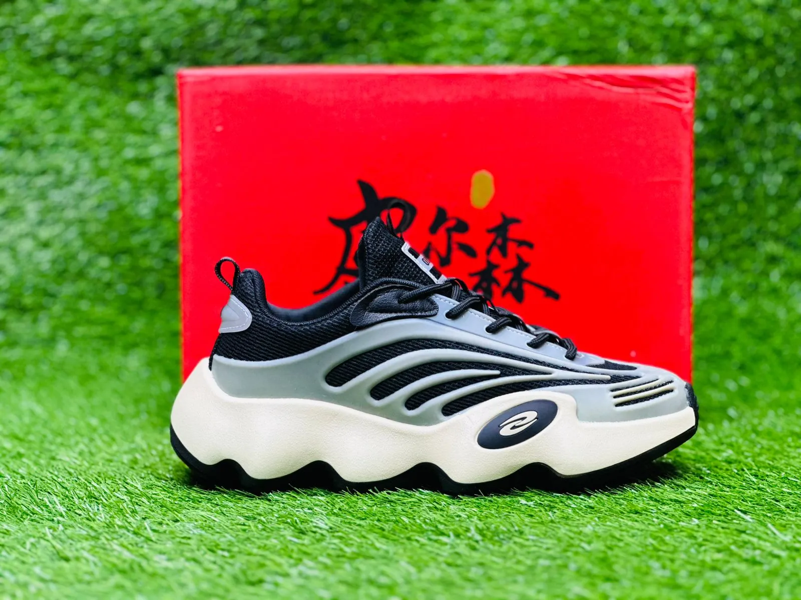 Futuristic Wave Sneakers – Bold, Stylish & Ultra-Comfortable